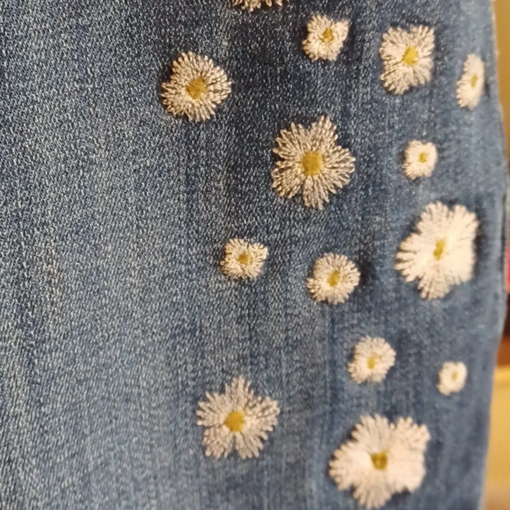 LOGO by Lori Goldstein jeans capris womens size 10 - Picture 3 of 8